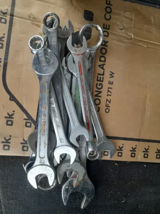 Juego de llaves planas y de estrella