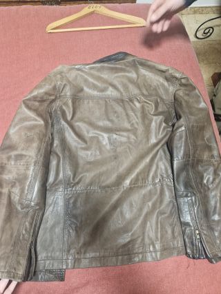 Chaqueta de cuero marrón