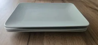 Platos Ikea. 5 hondos 17cms. 8 planos de 26cms...