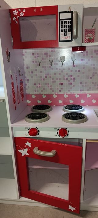 Cocina infantil de madera