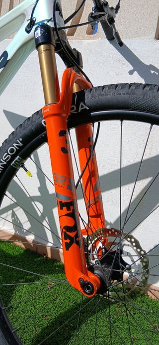 MMR Rakish Carbono 29'' MTB, horquilla FOX Kashima