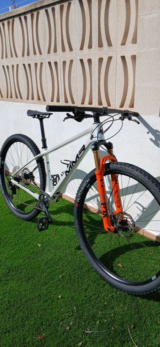MMR Rakish Carbono 29'' MTB, horquilla FOX Kashima