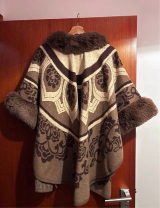 Capa de invierno con pelo