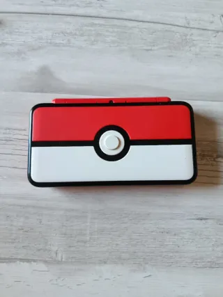 Nintendo 2DS XL Edición Limitada -Pokémon