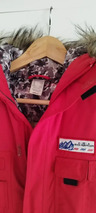 Abrigo Quechua Rojo Talla 38 o niños 13/14.