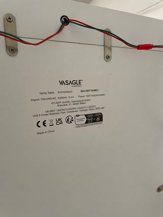 Tocador blanco con luces LED y espejo