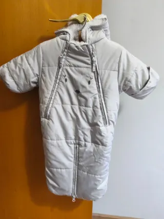 Buzo/saco bebé con capucha y diseño de oso