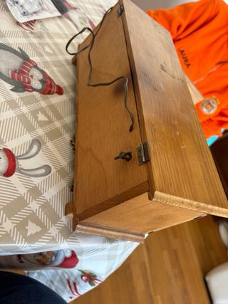 Belén antiguo con caja de música