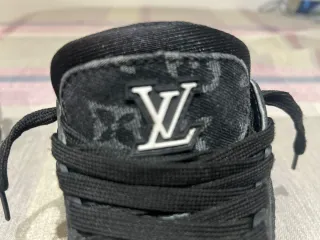 Sneakers Louis Vuitton nere