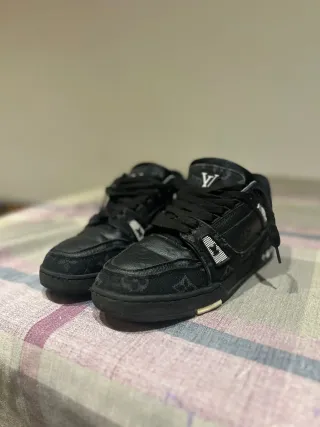 Sneakers Louis Vuitton nere