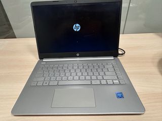 Computer portatile HP Stream 14s-dq0024ns Celeron da 4 GB e 128 GB
