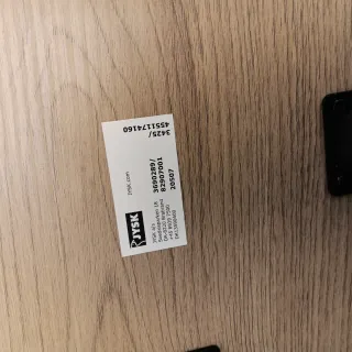 Mesa redonda pequeña madera y metal