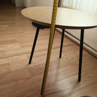 Mesa redonda pequeña madera y metal