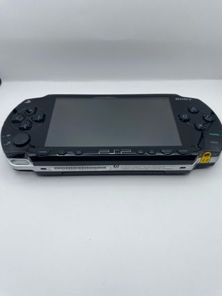 Sony PSP 1004 Nera + Gioco Ratatouille UMD