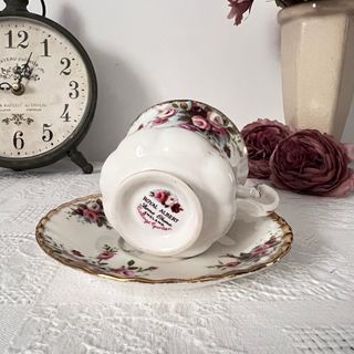 Taza y plato Royal Albert Cottage Garden
