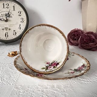 Taza y plato Royal Albert Cottage Garden
