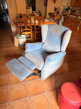 Sillón reclinable azul