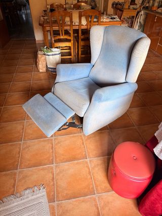 Sillón reclinable azul
