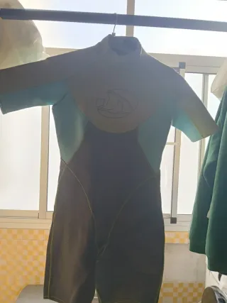 Neopreno hombre corto