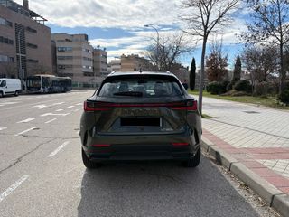 Lexus NX 350h Premium 2WD 2024