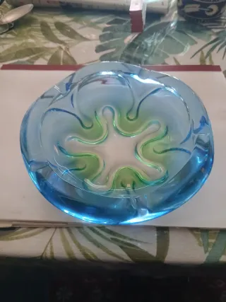 Cenicero de cristal azul y verde