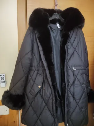 Anorak negro con pelo talla 40-42