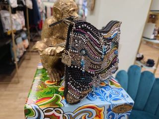 Bolso limitado, Mary francés, Accesories