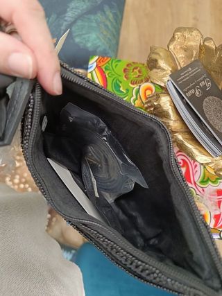 Bolso limitado, Mary francés, Accesories