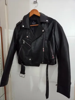 Chaqueta de cuero negra SIN USO