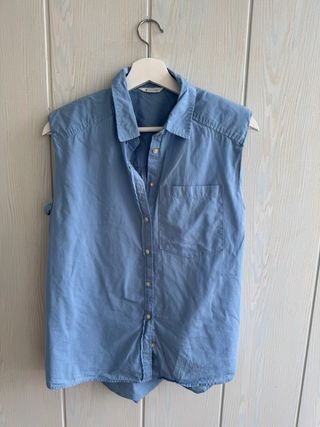 Blusa Springfield sin mangas azul