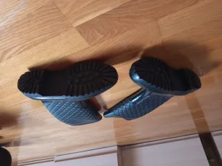 Botas de agua negras acolchadas