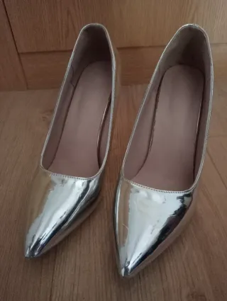 Zapatos de tacón plateados Talla 38