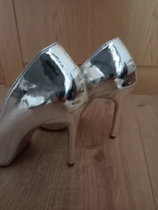 Zapatos de tacón plateados Talla 38
