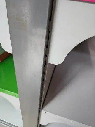 Estantería metálica grande. Isla. Me costó 600e