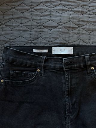 Pantalones vaqueros negros Mango