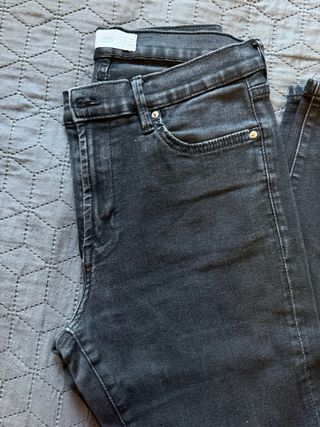 Pantalones vaqueros negros Mango