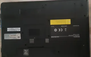 Portátil Sony Vaio PCG-71211M solo para piezas