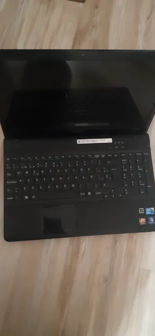 Portátil Sony Vaio PCG-71211M solo para piezas