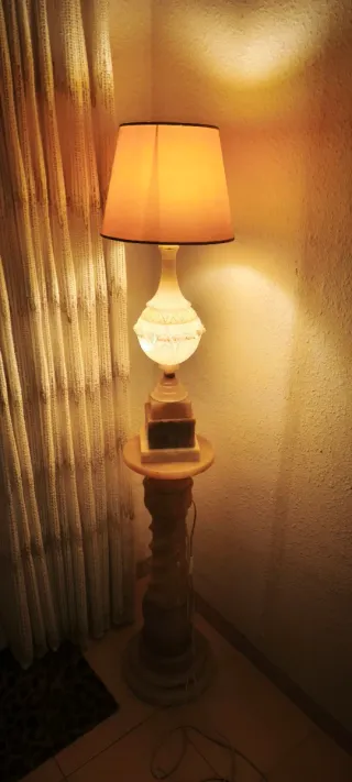 Lámpara de pie de alabastro (2 piezas)