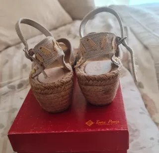 Toni Pons T.40 Beige y Dorado