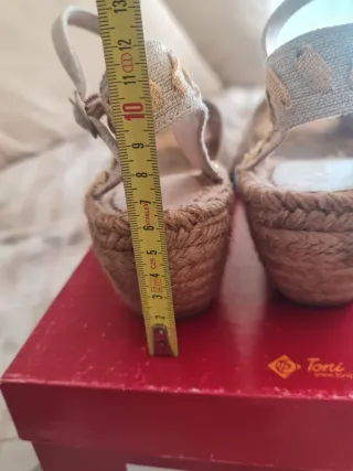 Toni Pons T.40 Beige y Dorado