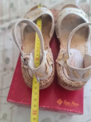 Toni Pons T.40 Beige y Dorado