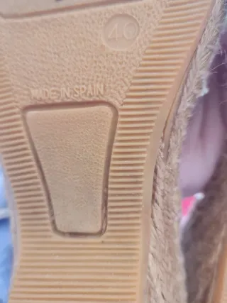 Toni Pons T.40 Beige y Dorado