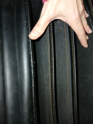 Cartera de piel negra