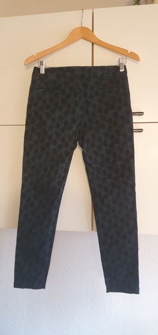 Lote de 3 Pantalones, varias marcas como Guess.