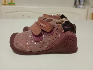 Biomecanics Talla 22 morados de Corazones