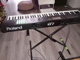 Roland FA07 76 Teclas Sintetizador