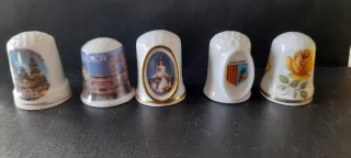 Colección de dedales de porcelana