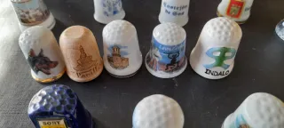 Colección de dedales de porcelana