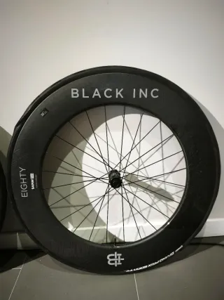 Ruedas de Bicicleta Black Inc. Carbono